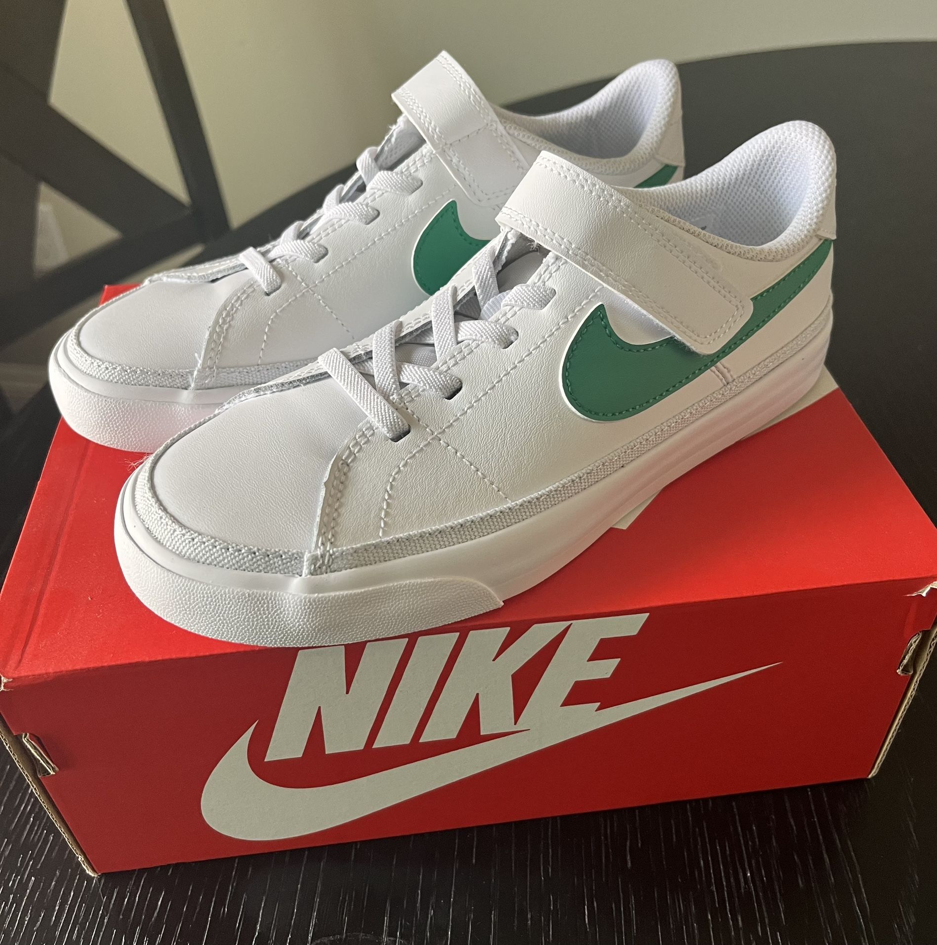 Nike shoes youth size 2.5