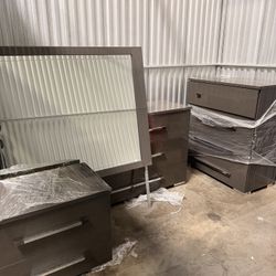 4 Piece Bedroom Dresser Set