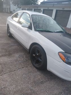 2003 Ford Taurus