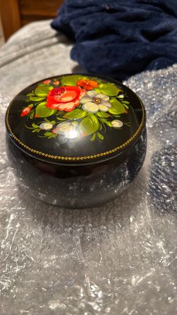 Black Lacquer Floral Painted Round Box