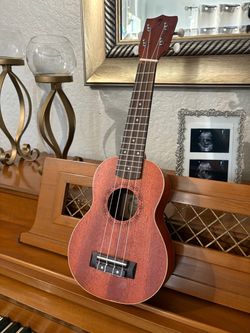 Palmer brand Saprano Ukulele 4-String Brown Wood  Right-Handed 12-Fret