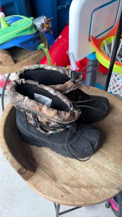 Winter boots Size 3