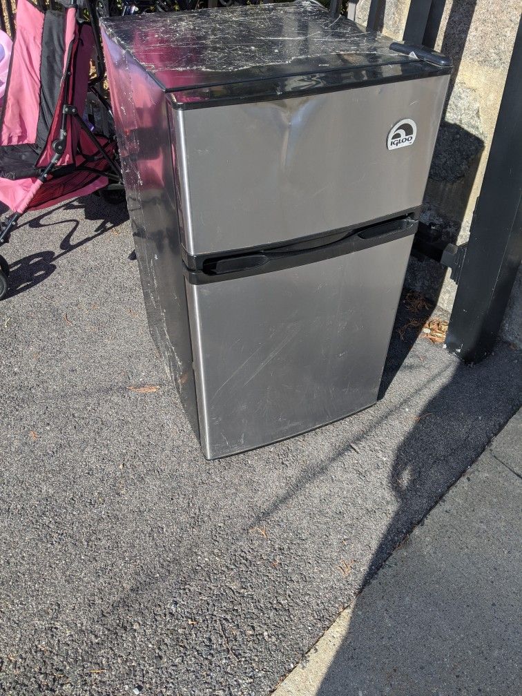 Min Refrigerator