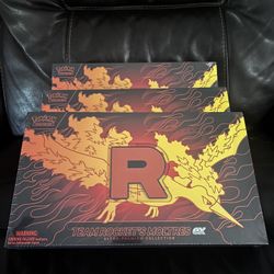 Team Rocket’s Moltres EX Ultra Premium Collection