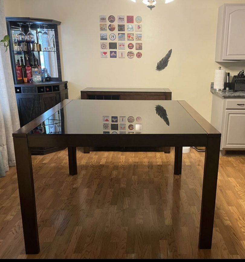 Dining Table Square 