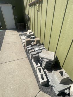 Assorted Concrete Pavers, Retaining Wall Blocks & Landscaping Stone – Bulk Lot