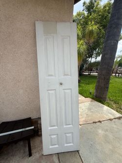 Free Bifold closet door