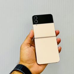 Samsung Galaxy Z Flip 4