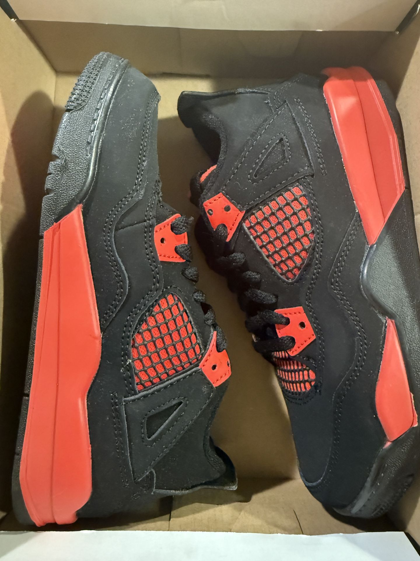 Red Thunder Jordan 4 (PS) 1Y Brand new
