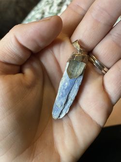 Crystal stone necklace pendant