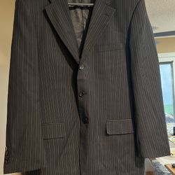 Like New Men’s 100% Wool Italian 3 Button Pinstripe Suit & Pants 