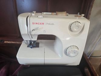 Sewing Machine- Singer Prelude