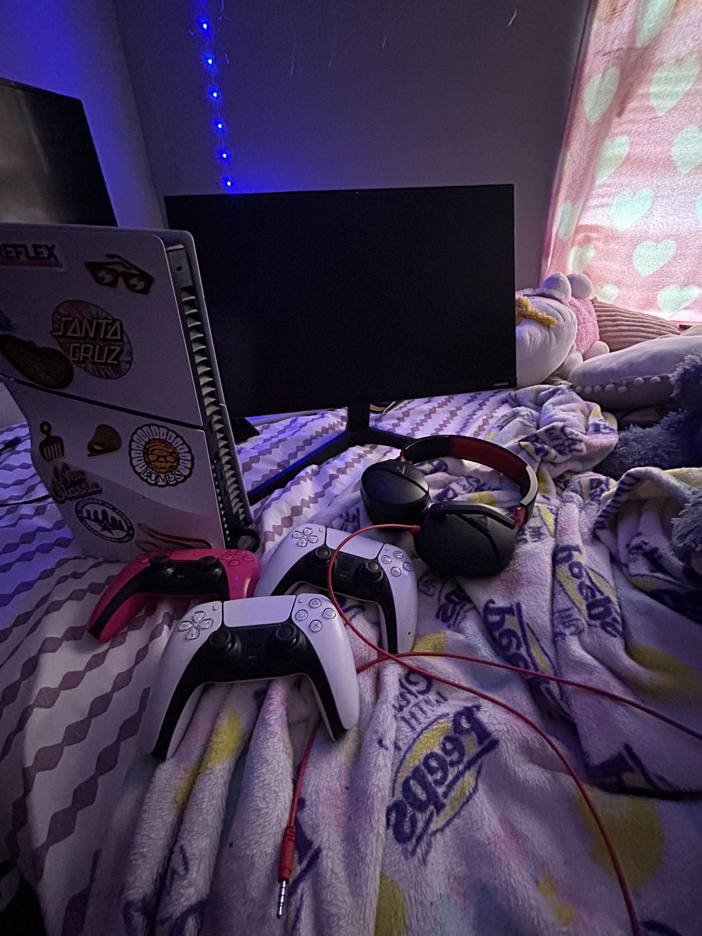 Ps5 With Controllers N Tv 