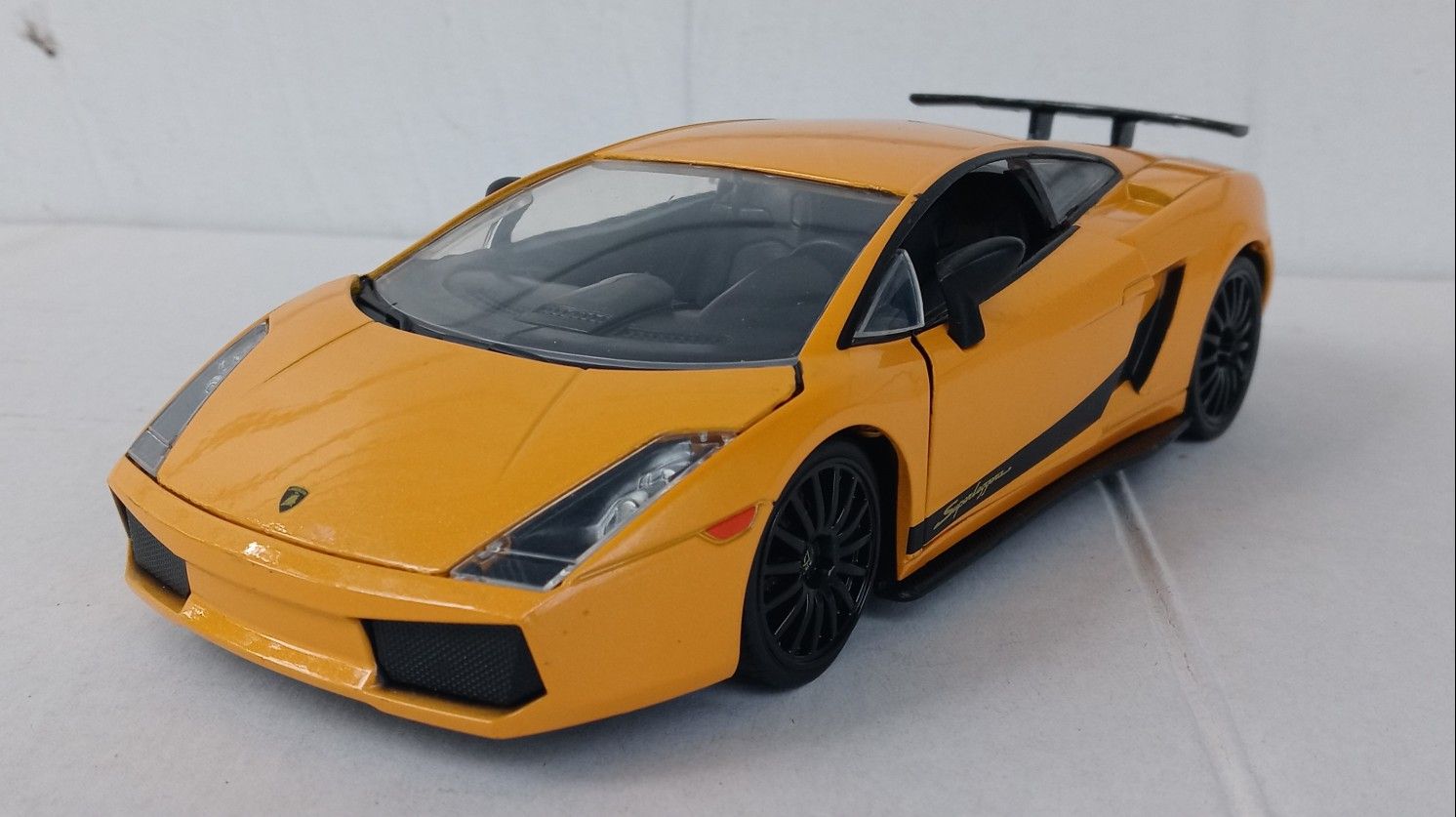 Die Cast Metal - Fast & Furious - Lamborghini Gallardo -New Condition -