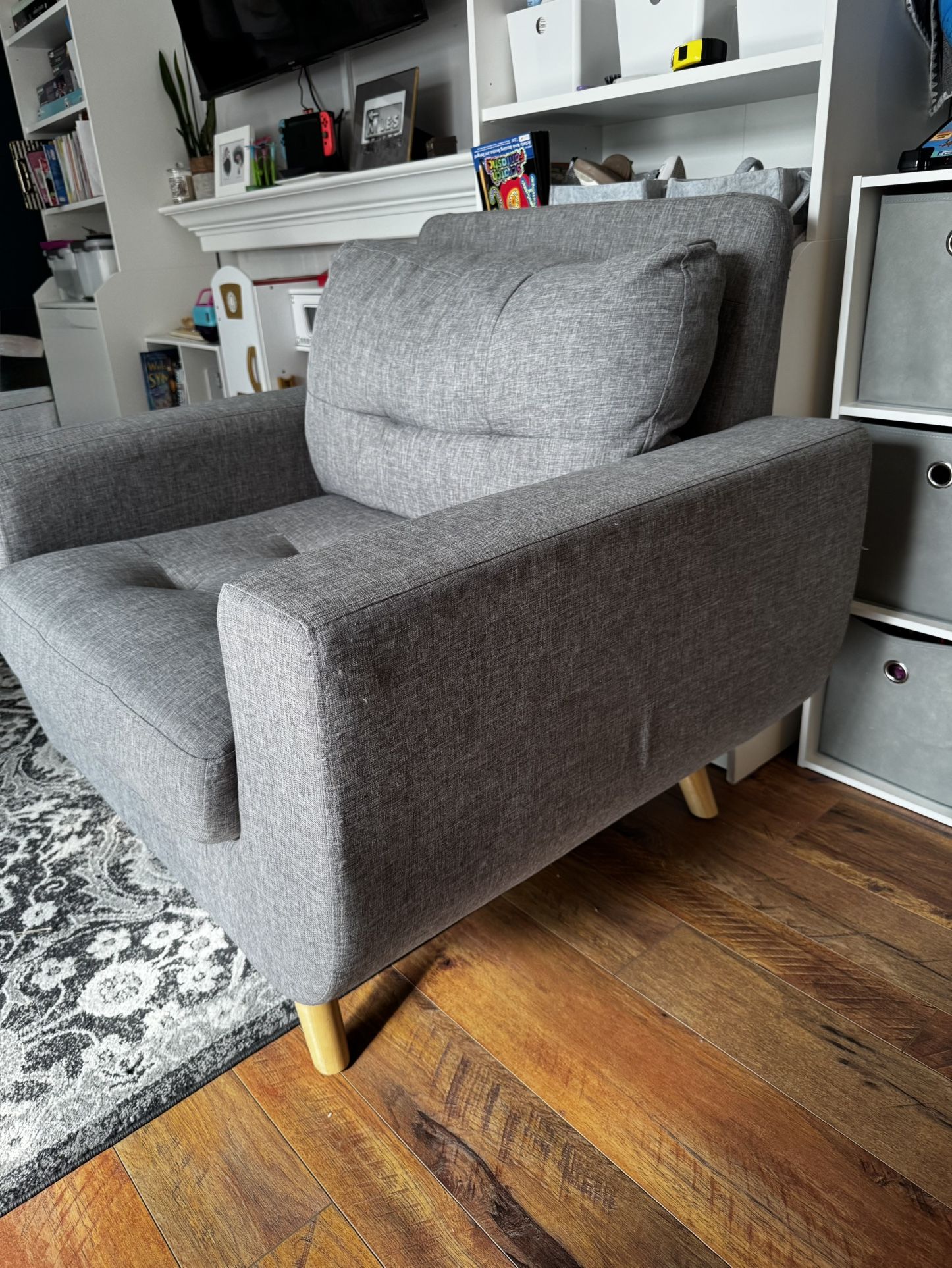 2 Oversized Chairs - Pick up only