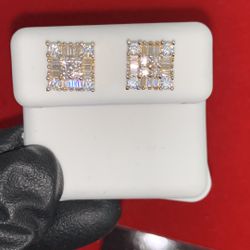 10k Gold With Moissanite Diamond Earring 