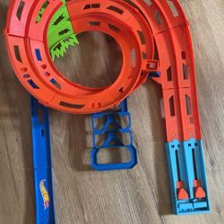 Hot Wheel Tracks 