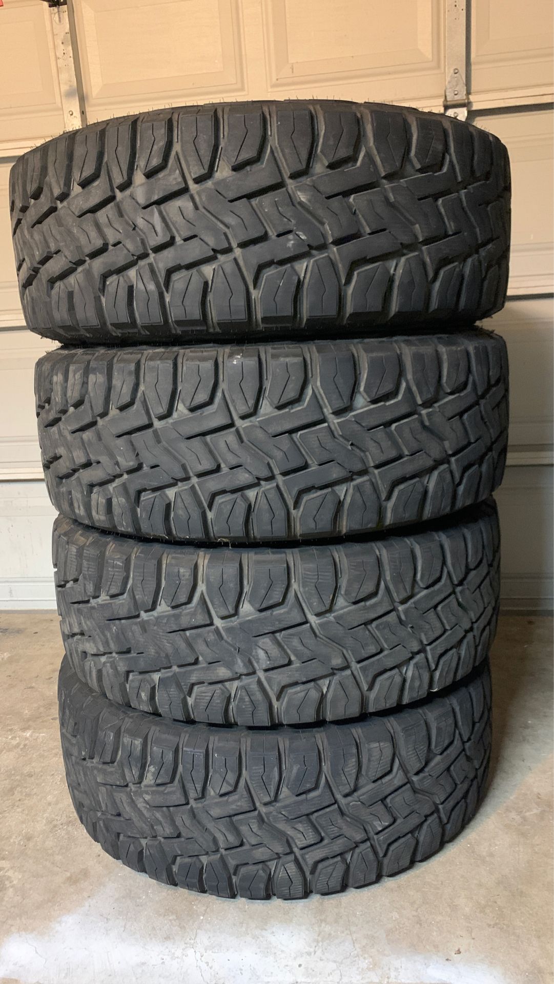 Toyo open country R/T 38x13.50R22 LT , still has a lot of tread left , DOT (4619) asking 1,200