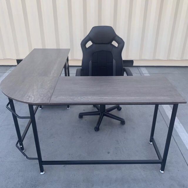 NEW $150 for 2pc Set Gaming style game chair and 55x55x30 inches tall L shape steel leg laminate waterproof grey top desk office computer corner table