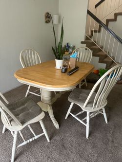 Table with 4 chairs