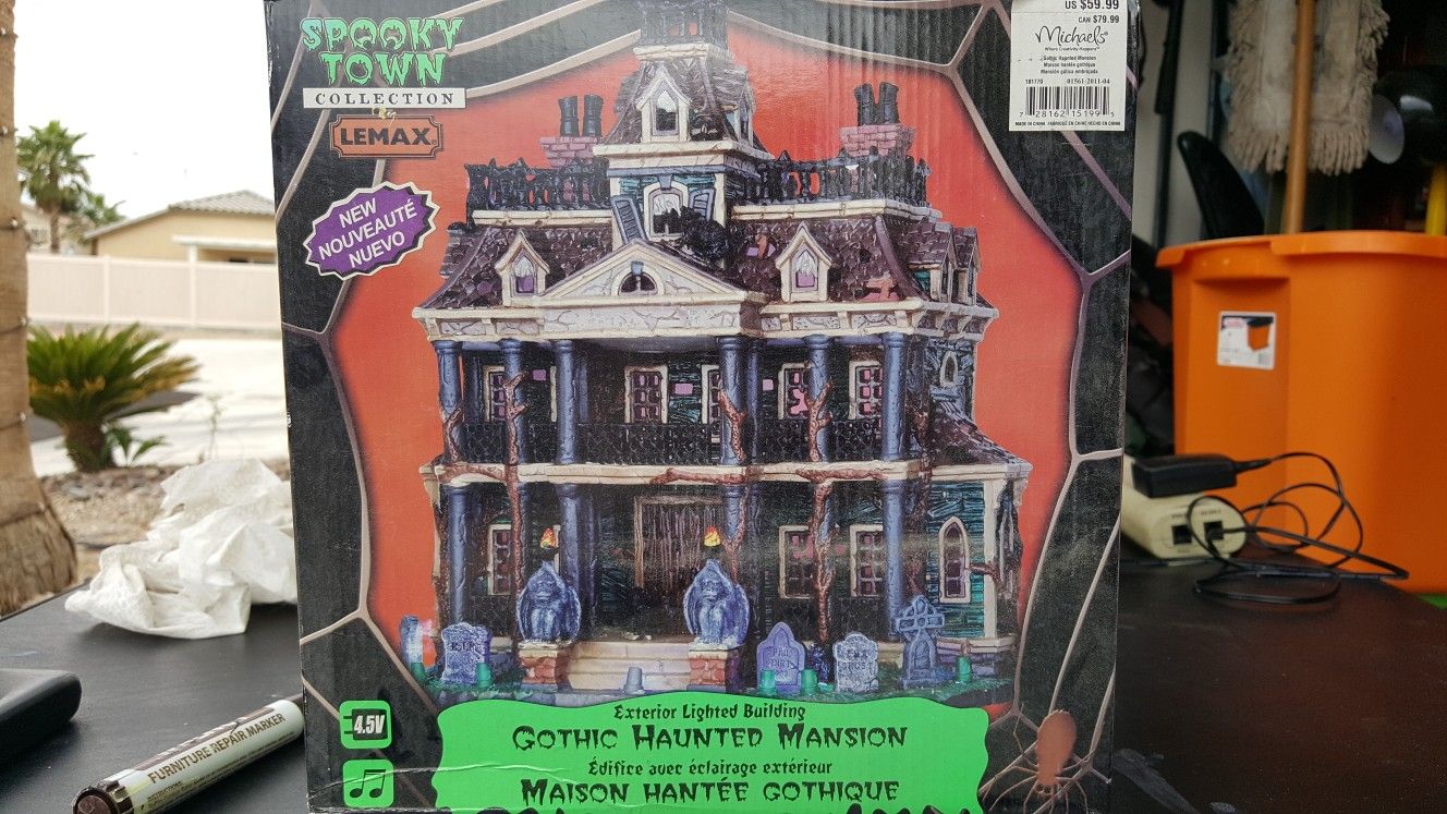 Lemax Gothic Haunted Mansion (Spooky Town Collection)