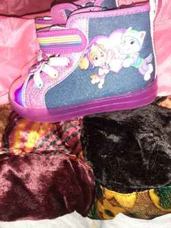 Like new sz 8...paw patrol shoes
