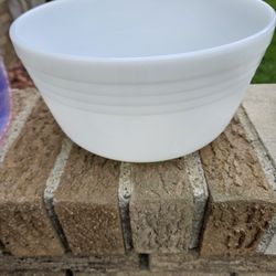 Vintage White PYREX  Hamilton Beach Mixing Bowl