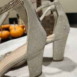 Women block heels size 10