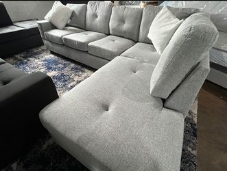New Light Gray Sectional w/ Free Ottoman - $0 Down, Flexible Payments Available 
