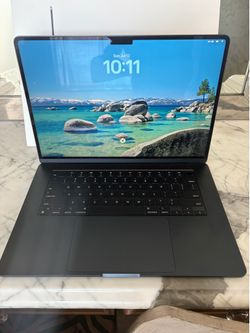 2023 MacBook Air 15 inch m2 8gb 512gb like new 48 cycle