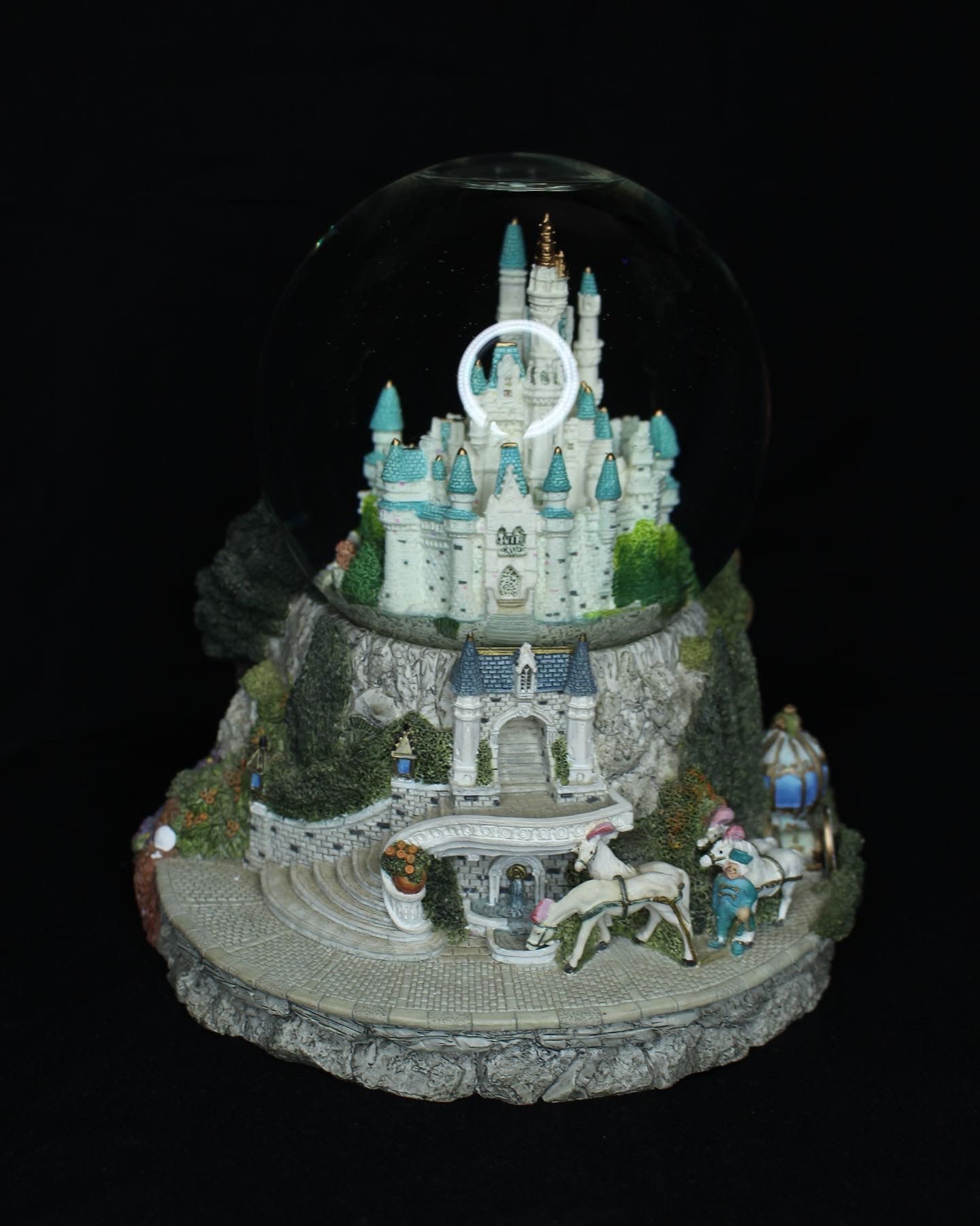 Disney Cinderella's Castle Carriage Musical Glass Snow Globe "So This is Love" 