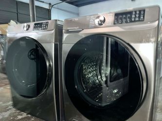 Samsung 27 " wide 4.5 Cu. Ft. Front Loading Washer and 27 " wide 7.5 Cu. Ft. Front Loading Electric Dryer Laundry Pair with Steam Sanitize.