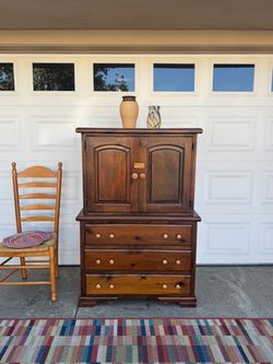 Rustic Pine Wood Chest of Drawers with Cabinet