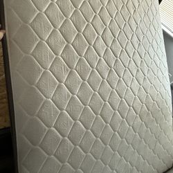 Queen Mattress And Box Spring 