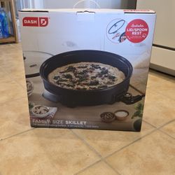 NEW Dash 14” Family Size Electric Skillet - Never Used!