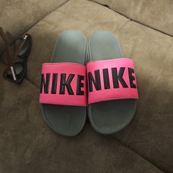  Pink NIKE slide Sandal