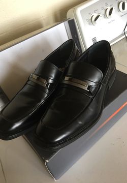 9 1/2 Calvin Klein black dress shoes