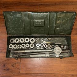 Drive socket set