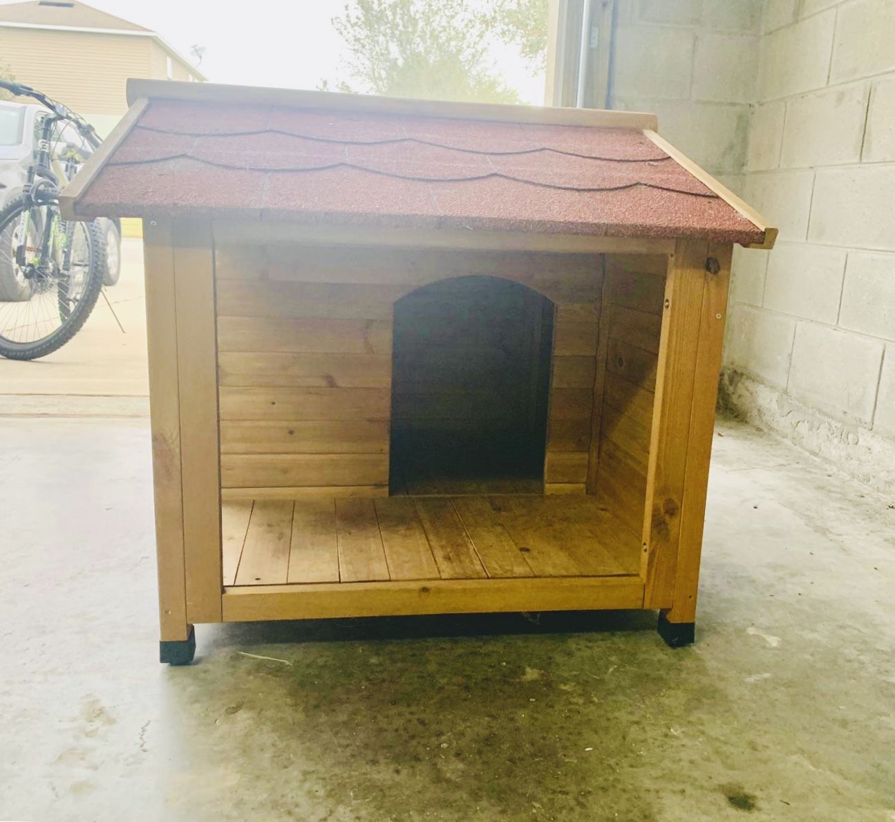 Wood Rustic Dog House