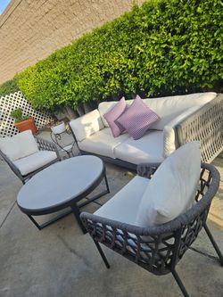 Modern patio set 4pc/Outdoor Furniture/conversation Set/Cash Only