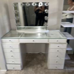 Impressions Vanity Set 