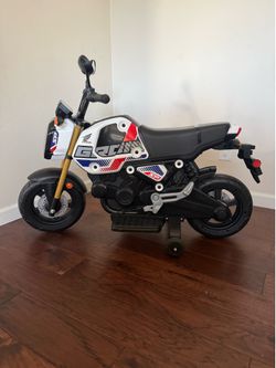 Honda Grom SP Kids 12V electric Ride On Motorcycle Bike with Training Wheels