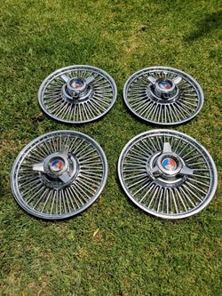 Ford Galaxie Hubcaps  / Ford Mustang Hubcaps