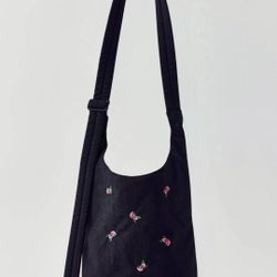 BAGGU x Urban Outfitters Exclusive Sling Bag 