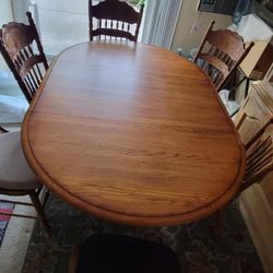 Dinning Table And Chairs 