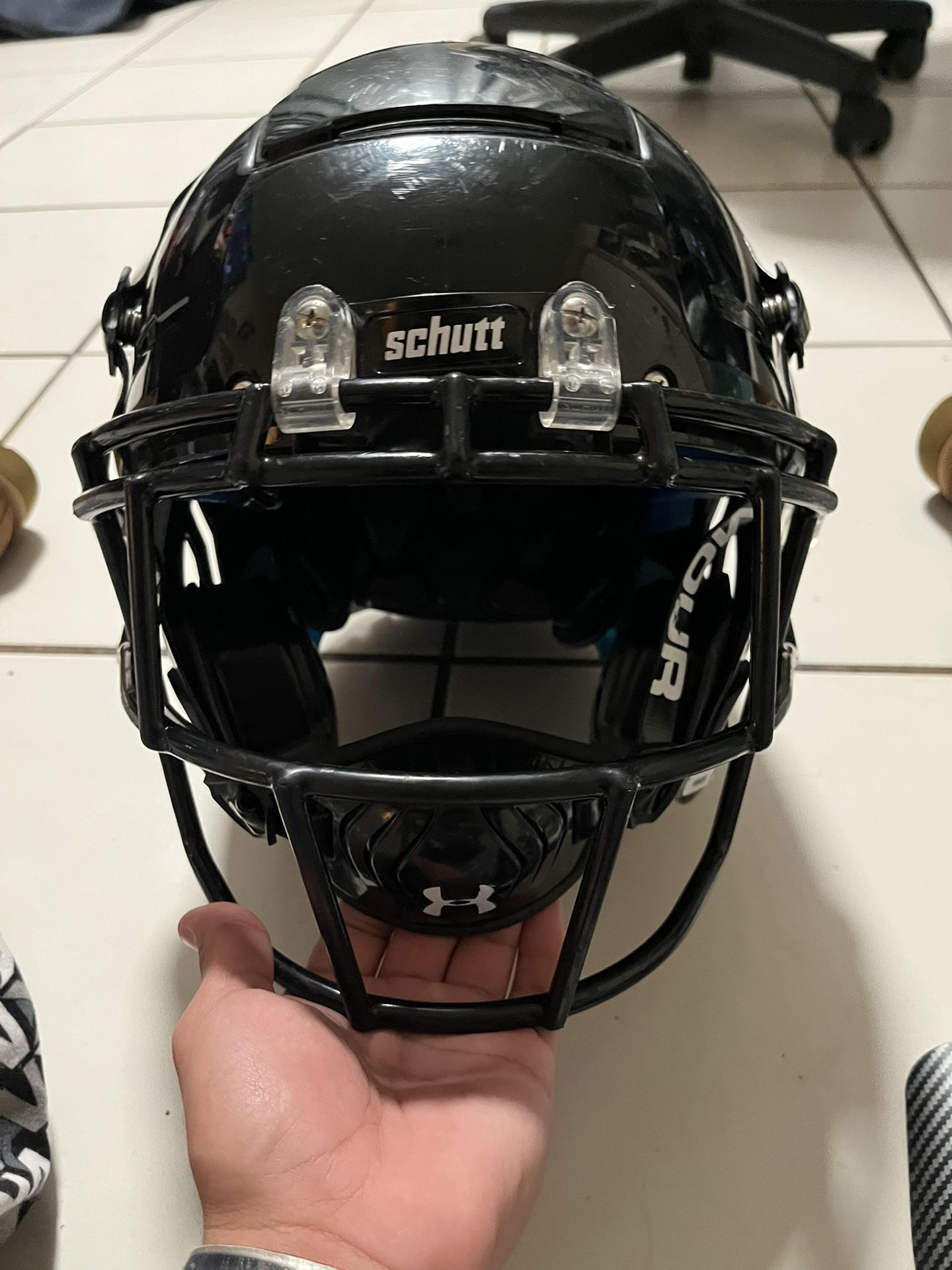 Schutt F7 Size Medium