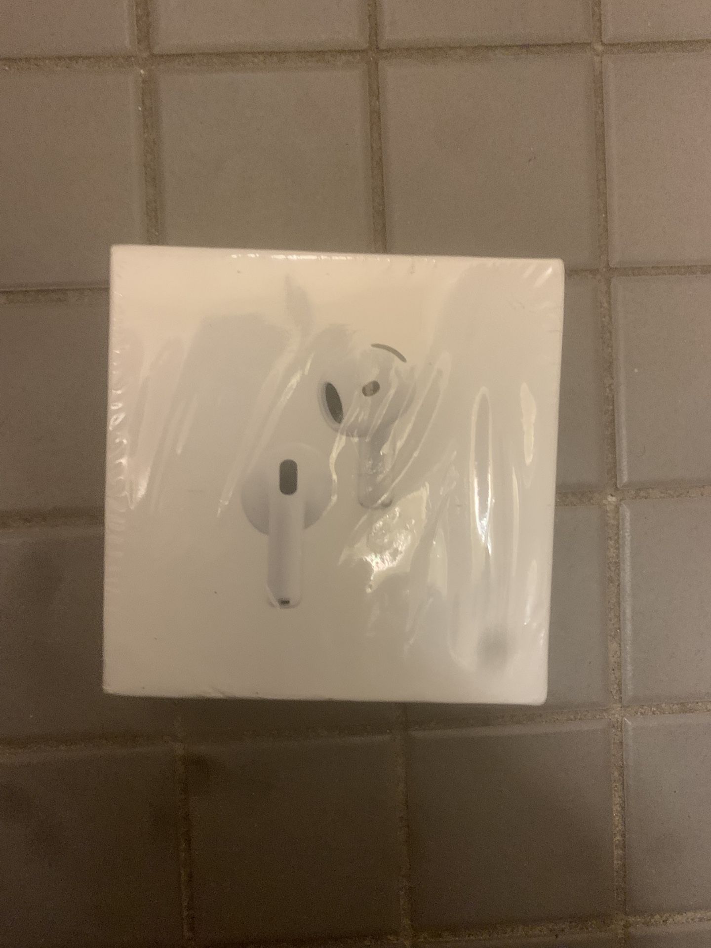 Apple AirPods (4th Gen) With Active Noice Cancellation 