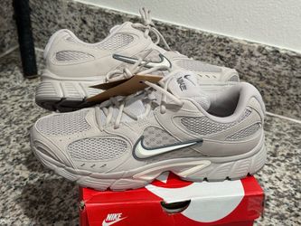Men's Athletic & Sneakers Nike V5 RNR Sneaker Orewood Size 13 Men’s