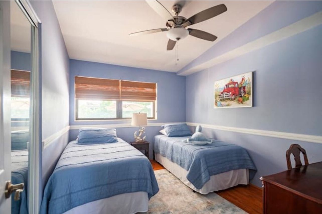 Two Twin bed