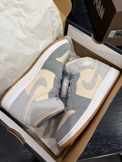 [BUSINESS CLOSING SALE] Jordan 1 Mid SE Coconut Milk Particle Grey
